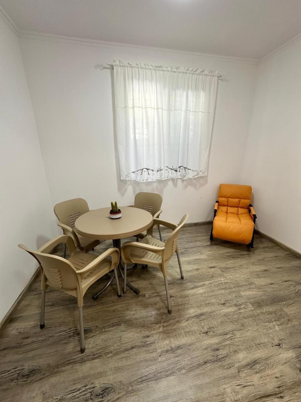 Hostel Leon Berat Exteriér fotografie